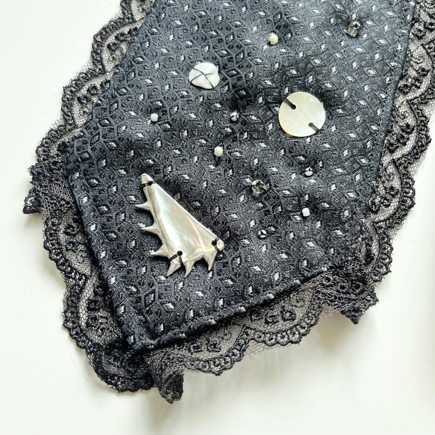 Spiked lace